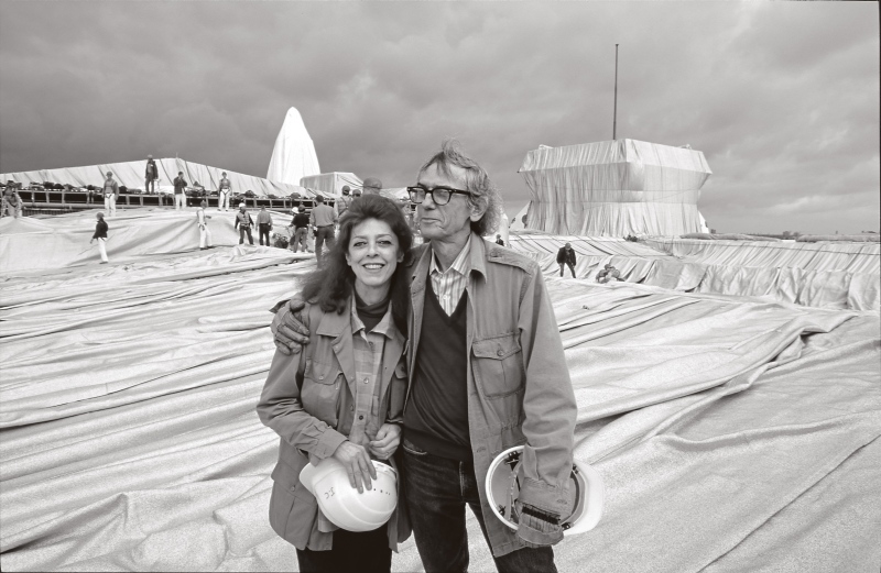Christo and Jeanne-Claude during the installation of Wrapped Reichstag, Berlin 1995. ï¿½ Christo, Wolfgang Volz. Photo: Wolfgang Volz